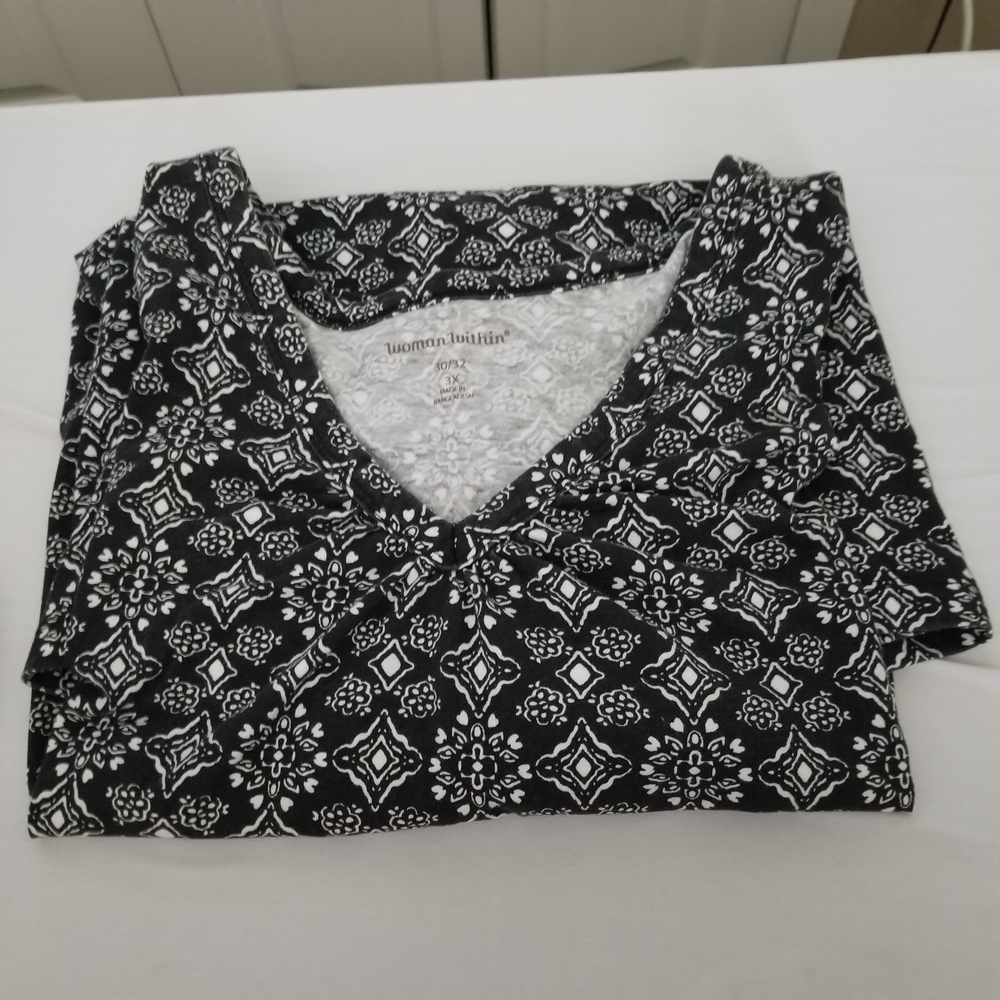Women Within Size 3x Black And White V Neck Top Cotton/Polyester RN 88842 - Picture 7 of 7